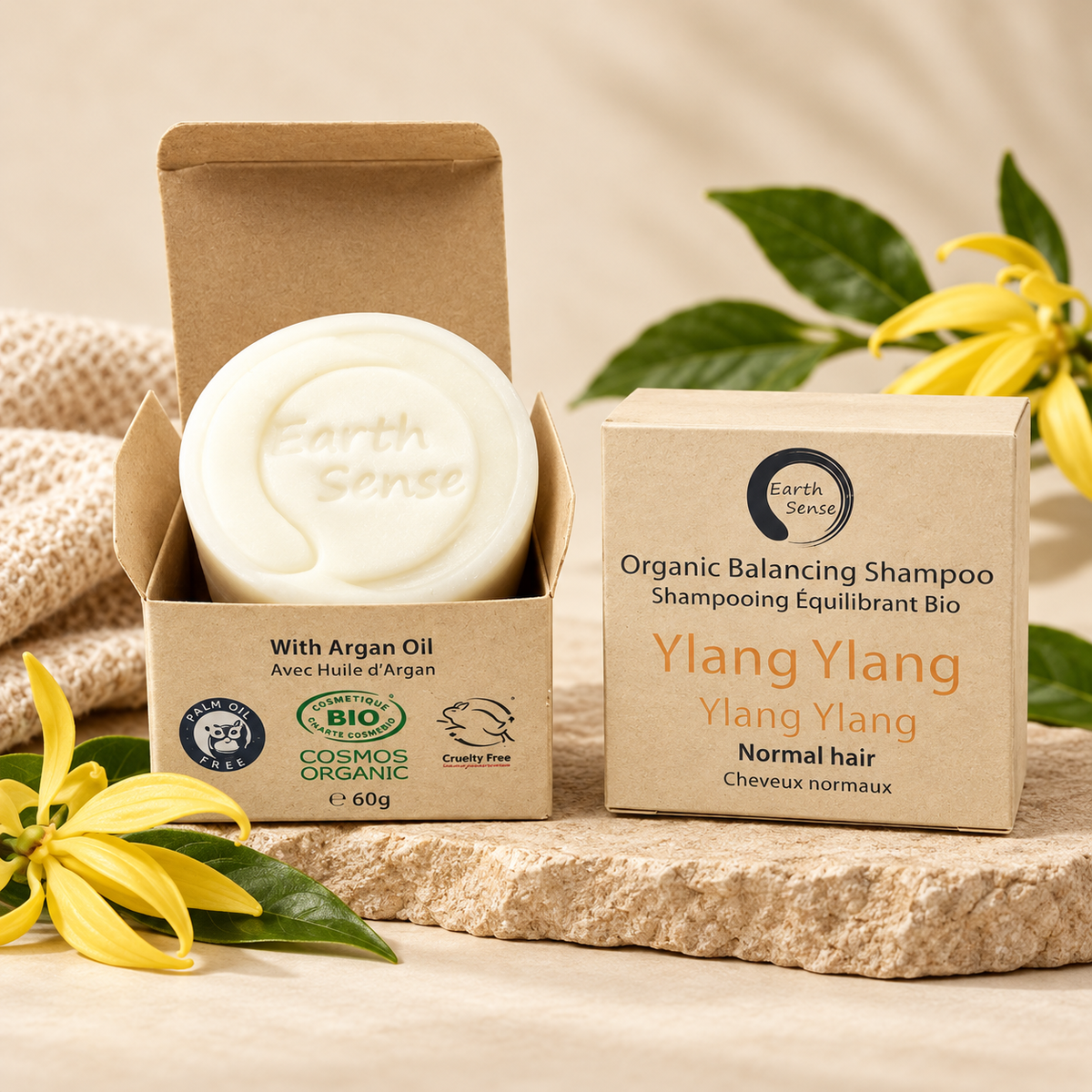 Shampoing solide bio Ylang-Ylang 60 g et son emballage en carton, visuel premium